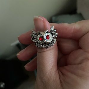 Adjustable owl ring